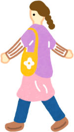 興福寺に向かって歩く人