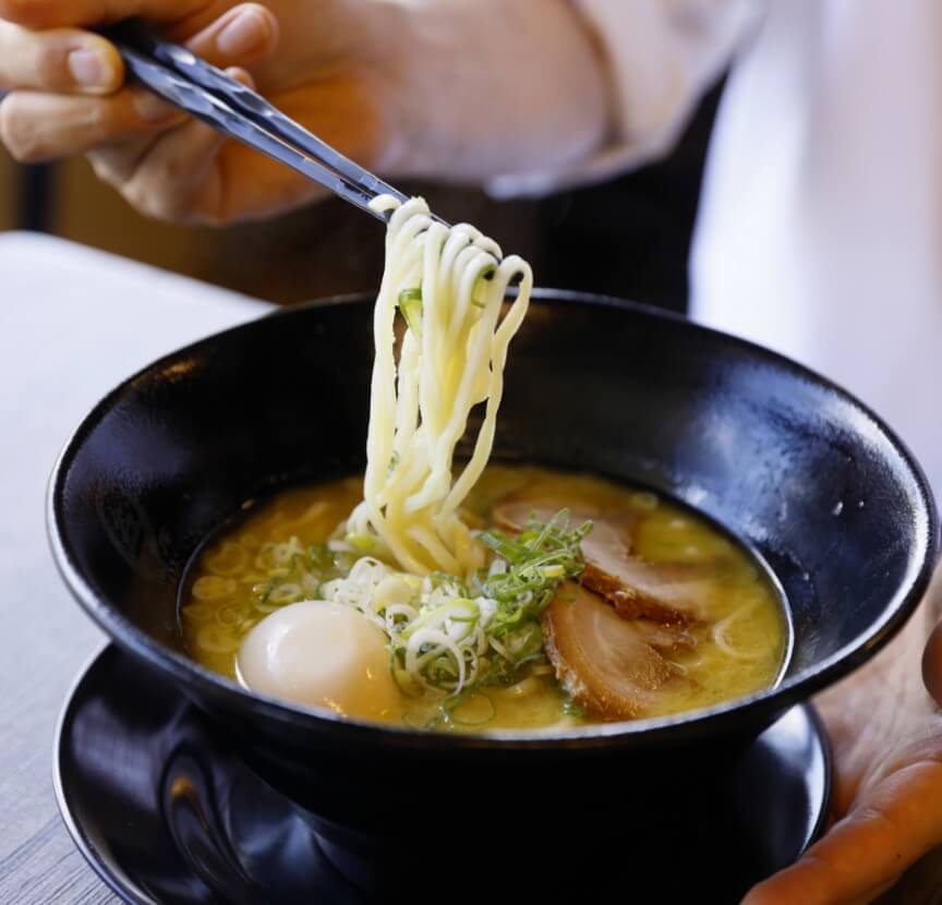 らーめんや蕎麦などを食べる