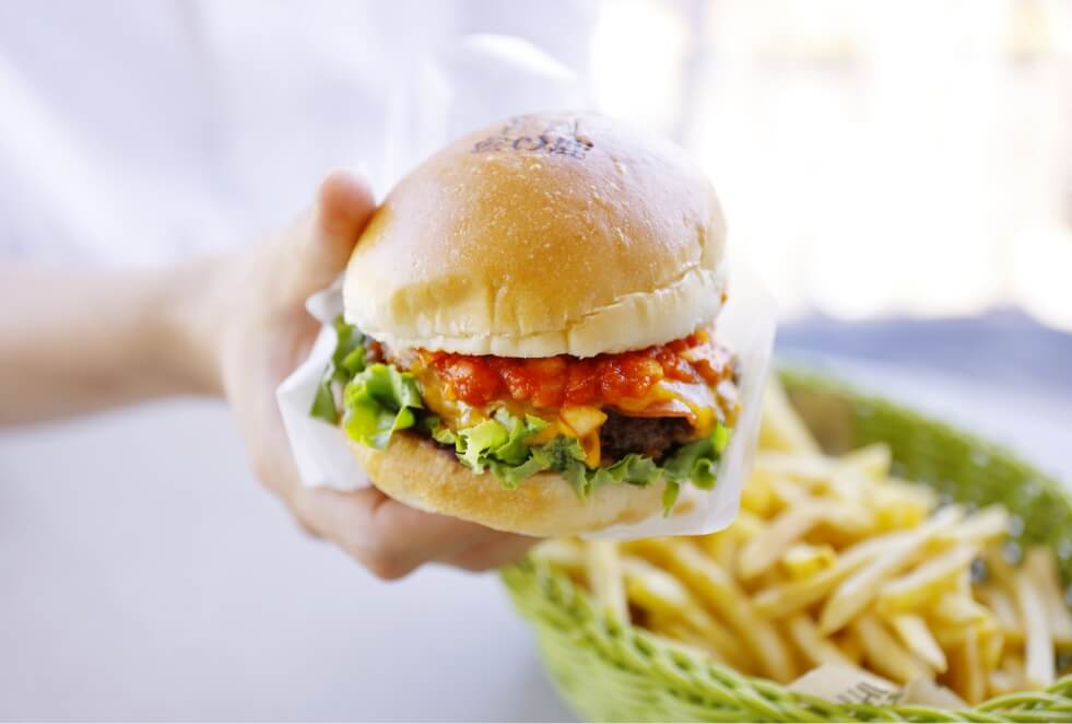 奈良の大地で育った黒毛和牛「大和牛」の旨味を、贅沢にハンバーガー