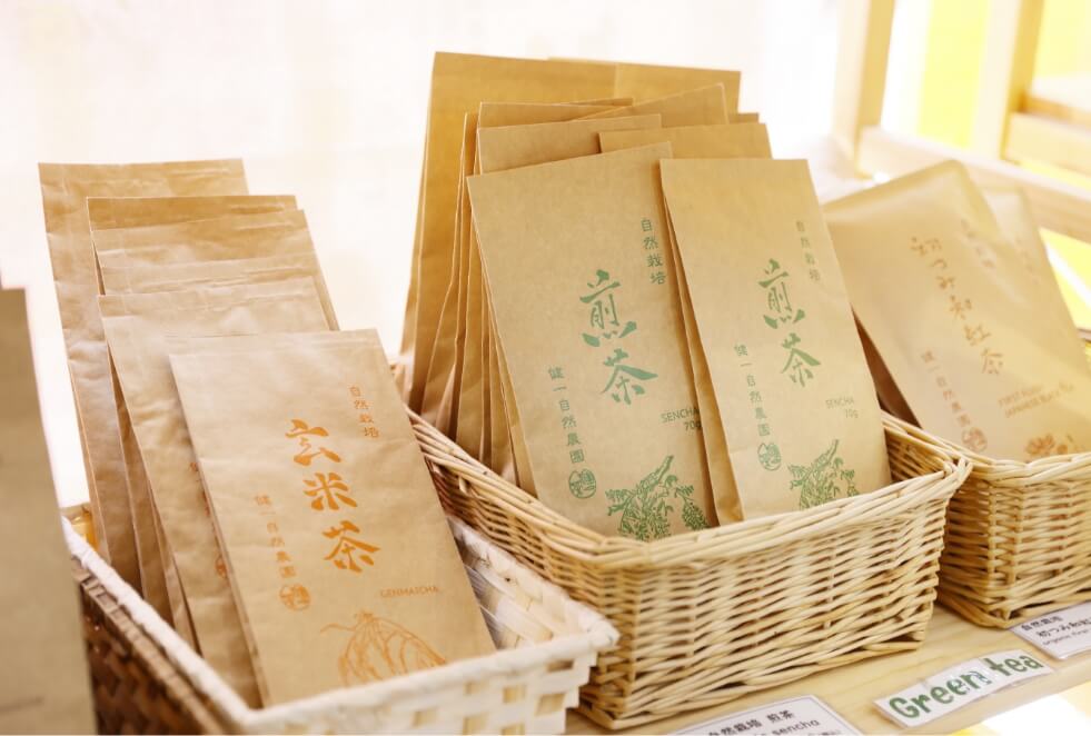 奈良の煎茶や玄米茶も販売