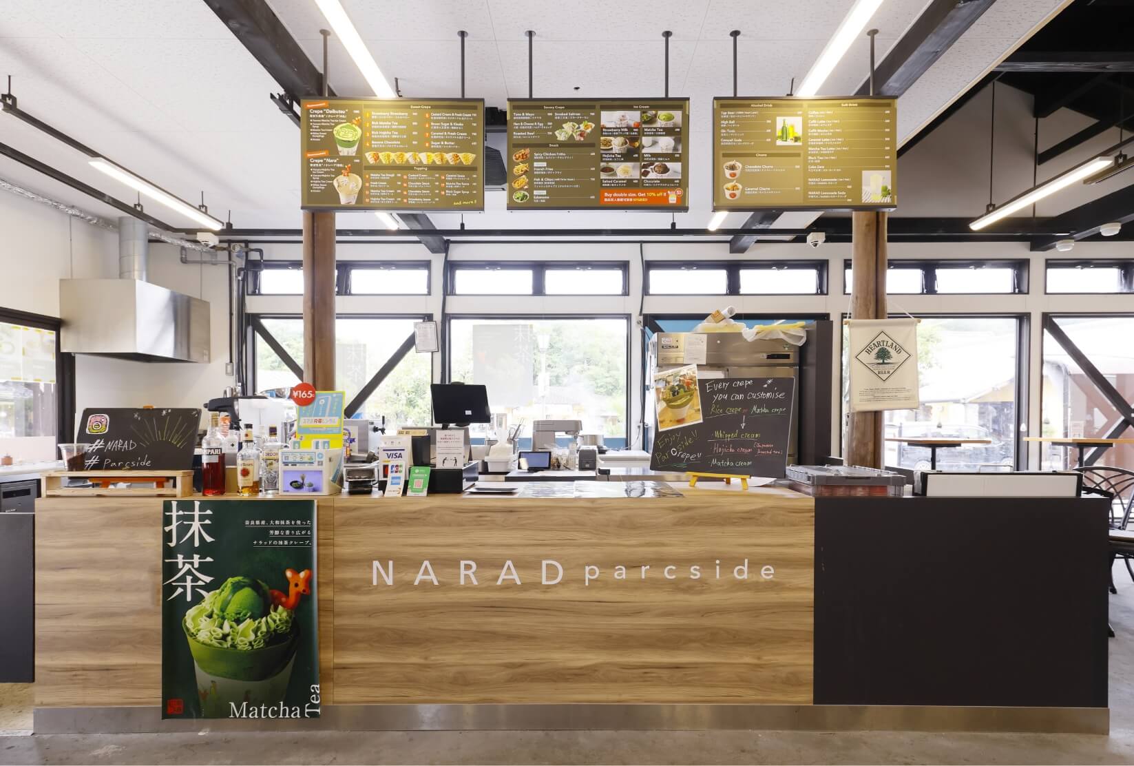 もちもち食感が人気のクレープが楽しめる「NARAD」