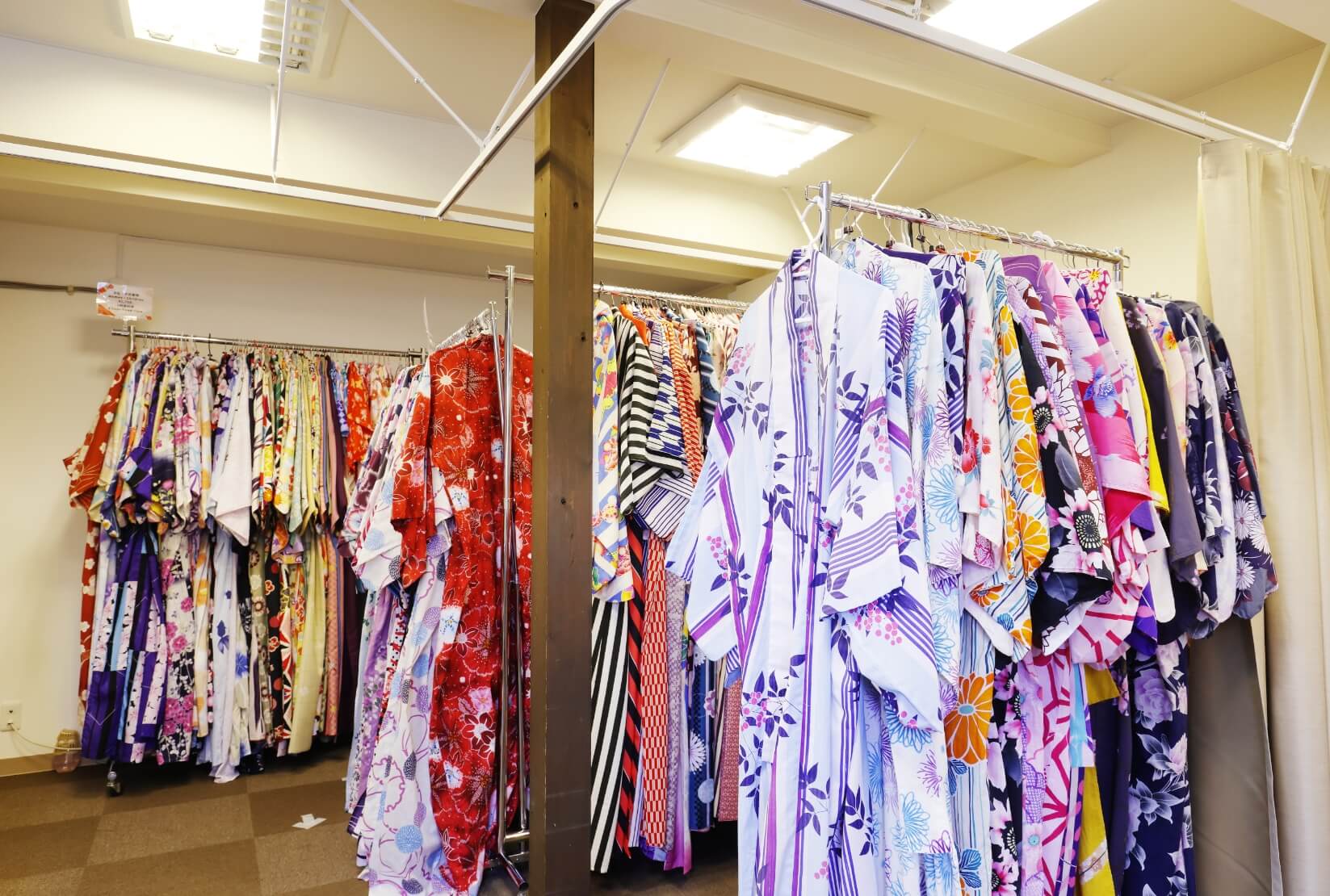 約200着以上の豊富な着物・浴衣レンタルをラインナップ