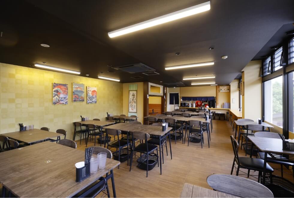 広い店内はどの席からも絶景が一望できます